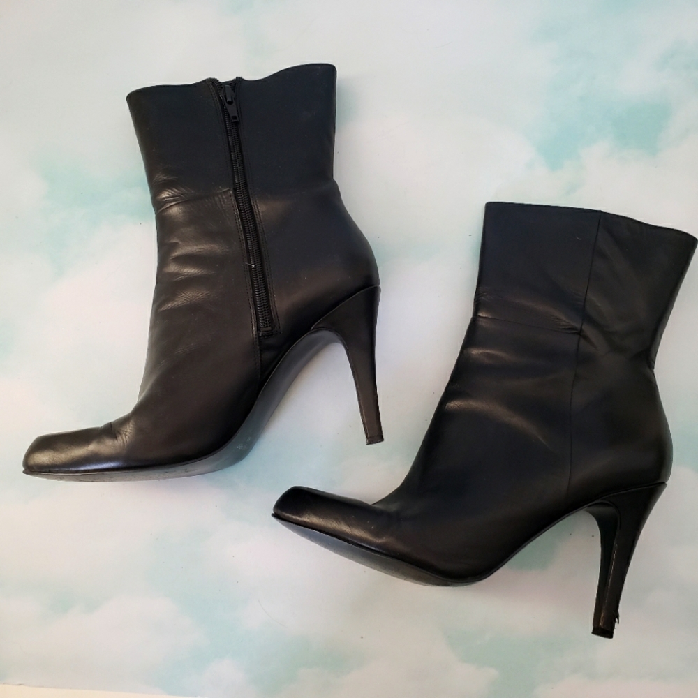 Nine West Black Leather Pointed Toe Boots Size 9 9W Zip Sides Heels